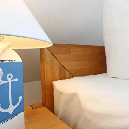 Holiday home Uns Luett Hus Mit Sauna Baabe