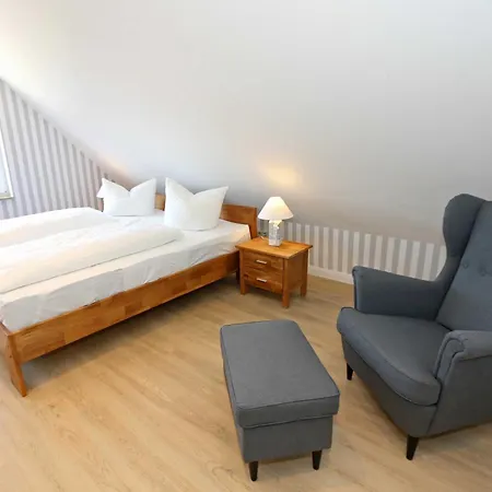 Uns Luett Hus Mit Sauna Nyaraló *