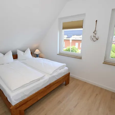 Holiday home Uns Luett Hus Mit Sauna Baabe