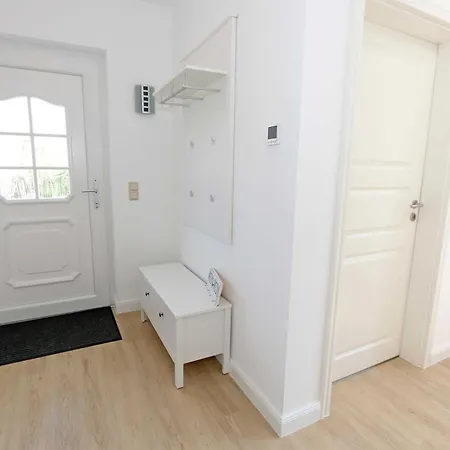 Uns Luett Hus Mit Sauna Nyaraló Baabe