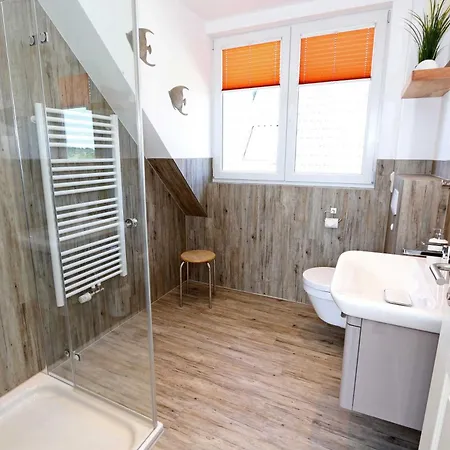 Nyaraló Uns Luett Hus Mit Sauna