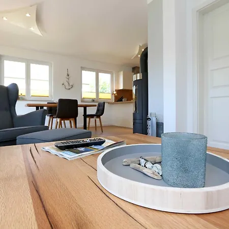 Uns Luett Hus Mit Sauna Nyaraló