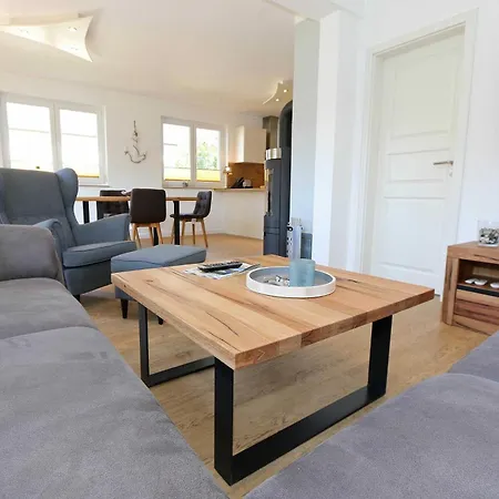 Uns Luett Hus Mit Sauna Nyaraló Baabe