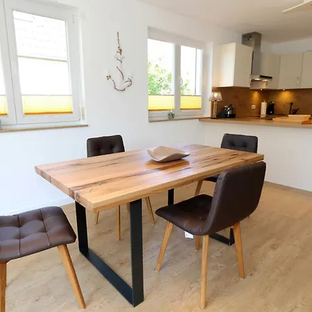 Nyaraló Uns Luett Hus Mit Sauna *