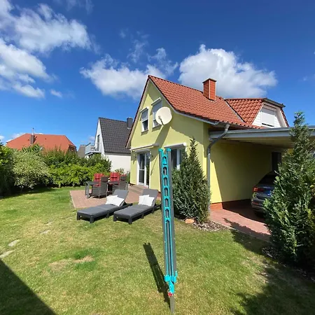 Holiday home Uns Luett Hus Mit Sauna Baabe