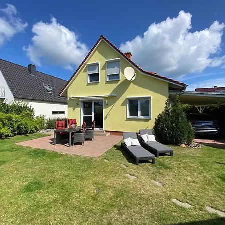Uns Luett Hus Mit Sauna Holiday home